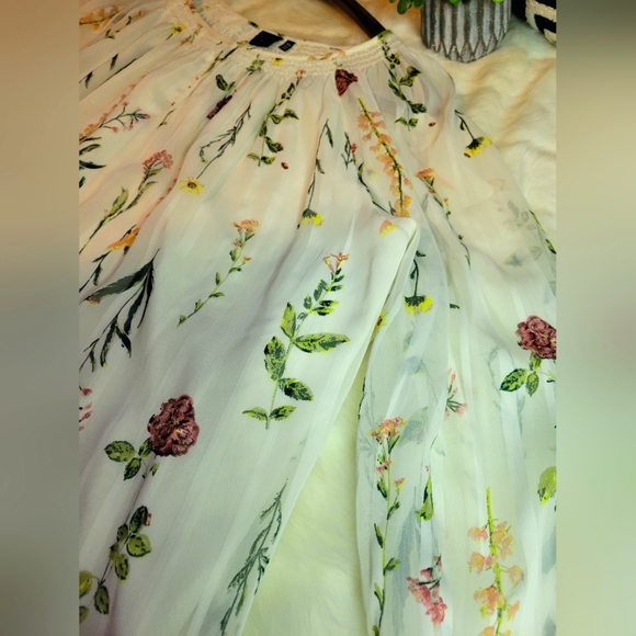 Kaari | Floral Ivory Long Sleeve Smocked Sheer Long Sleeve Blouse | Size 3X - Picture 4 of 11